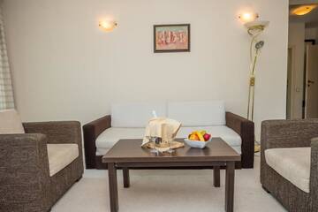 Фото номера Апартаменты с 1 спальней Отель Rhodopi Home Hotel - Half Board г. Чепеларе 9