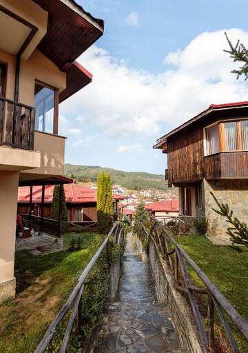 Фото Гостевой дом Rodopi Houses г. Чепеларе 1