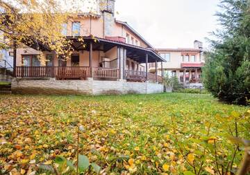 Фото номера Вилла с 2 спальнями Гостевой дом Rodopi Houses г. Чепеларе 2
