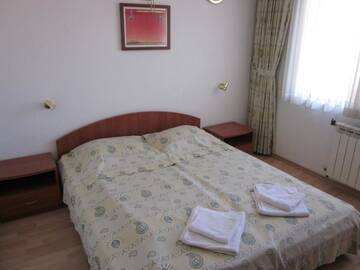 Фото номера Двухместный номер с 1 кроватью Гостевой дом Guest House Karov - 2 Stars г. Чепеларе 2