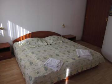 Фото номера Люкс с 1 спальней Гостевой дом Guest House Karov - 2 Stars г. Чепеларе 2